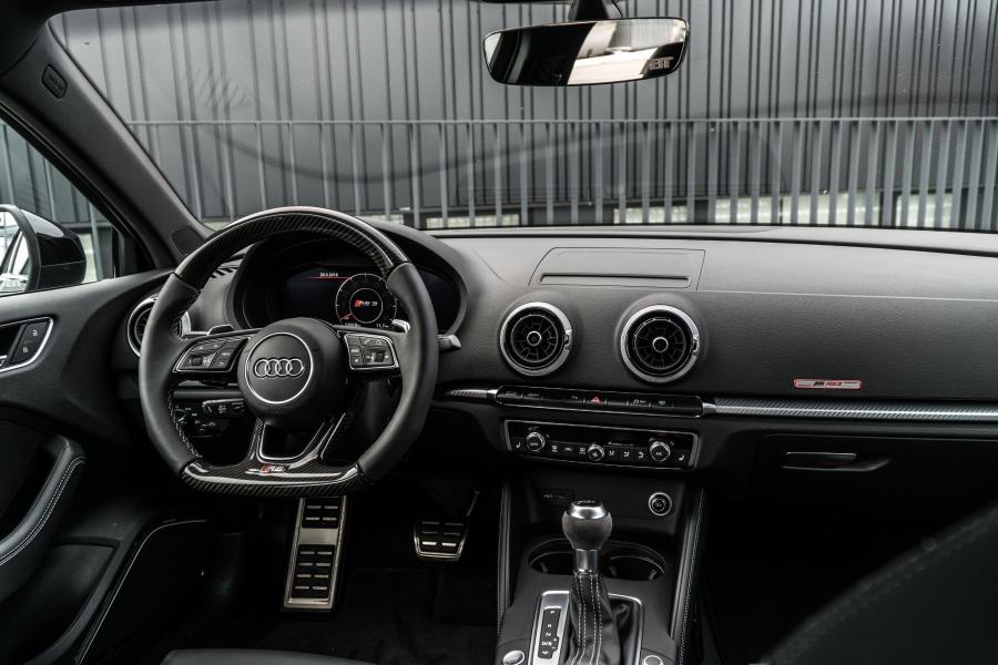Торпедо Audi RS3 Sedan by ABT (8V) 2018 года  (фото 7 из 10)